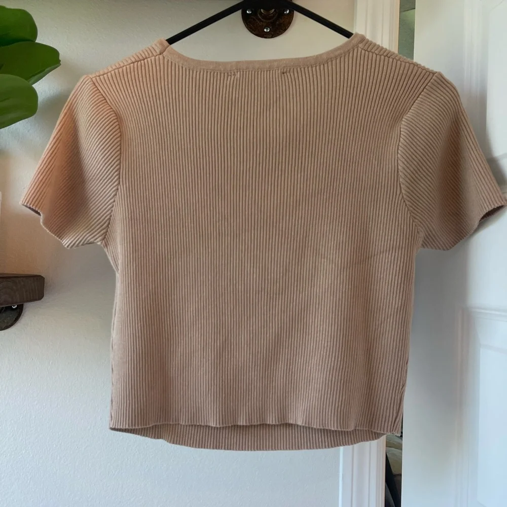 Cider Beige Ribbed Cut-Out Crop Top - Picture 2 of 3